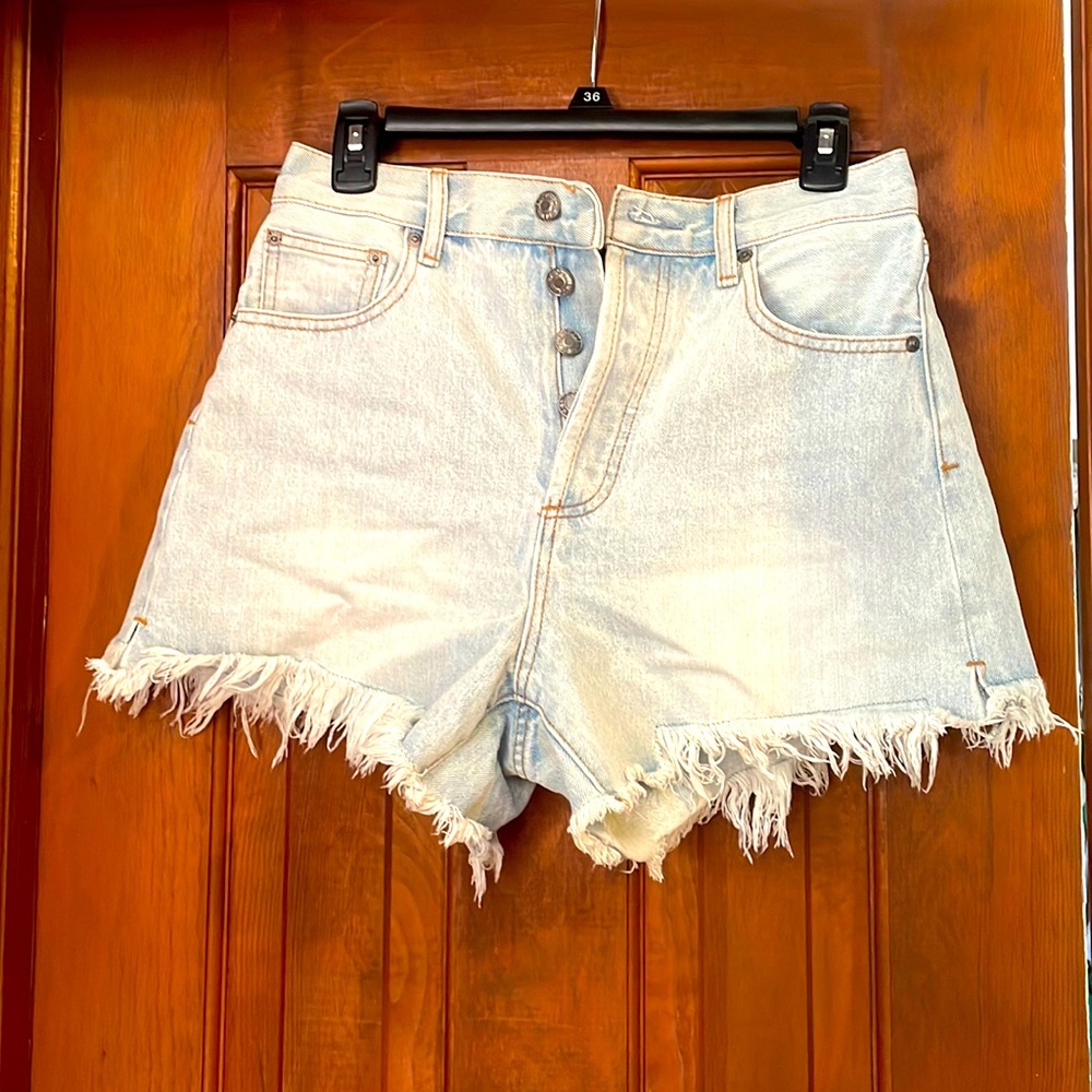 Barely worn Jean shorts.